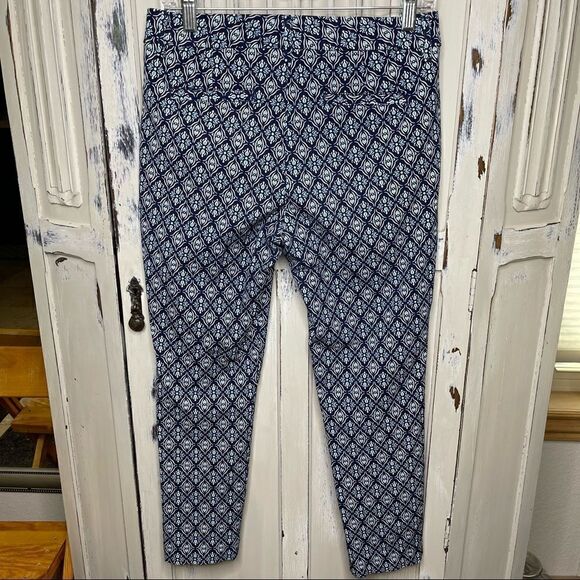 St John’s Bay Blue Teal Straight Leg Mosaic Medallion Print Pants Size 6 P - Picture 2 of 15